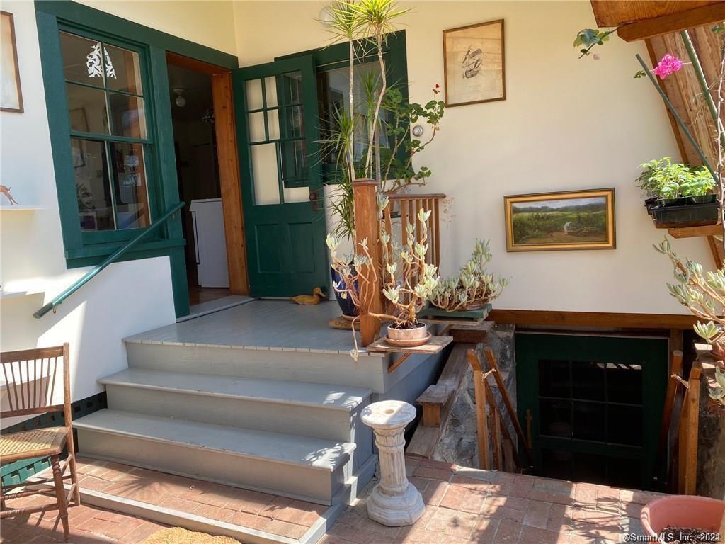 Madison, Connecticut 06443, United States, 6 Bedrooms Bedrooms, ,3 BathroomsBathrooms,Residential,Active,64846