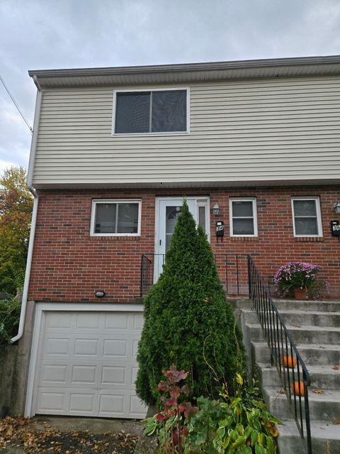 Photo of 34 Irving Street, Manchester, CT 06042 (MLS # 24138629)