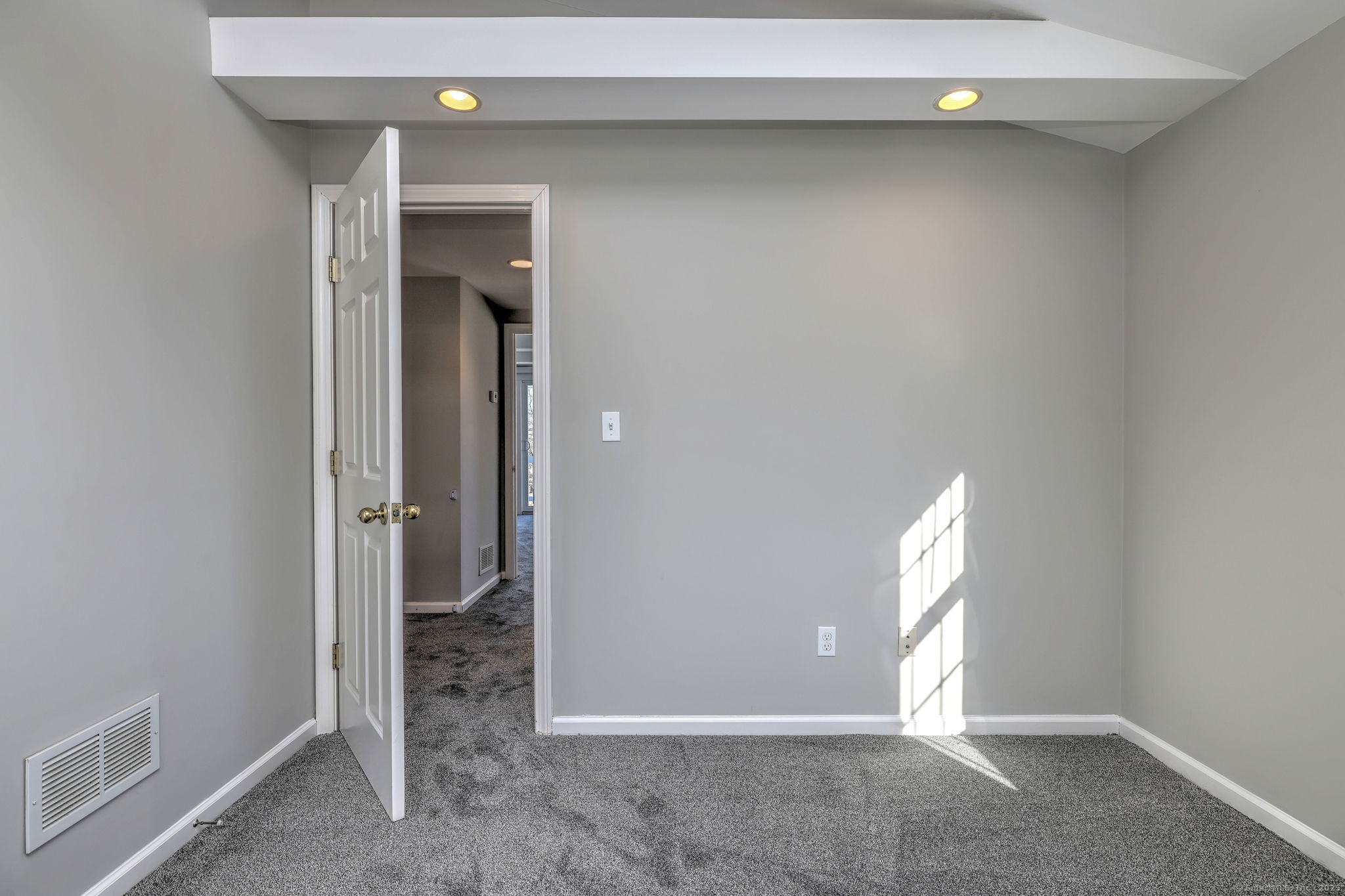 9 Paris Street, Milford, Connecticut image 38