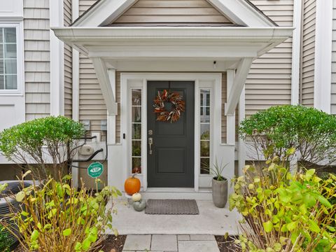 Photo of 91 W Broad Street #11, Stamford, CT 06902 (MLS # 24140354)