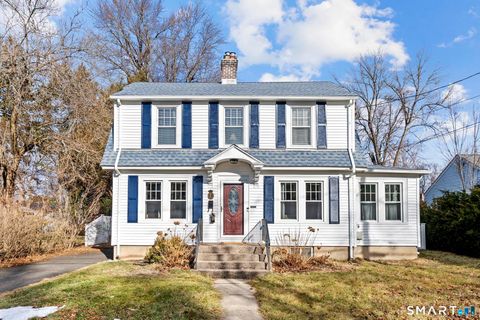 18 Giddings Avenue Windsor CT 06095