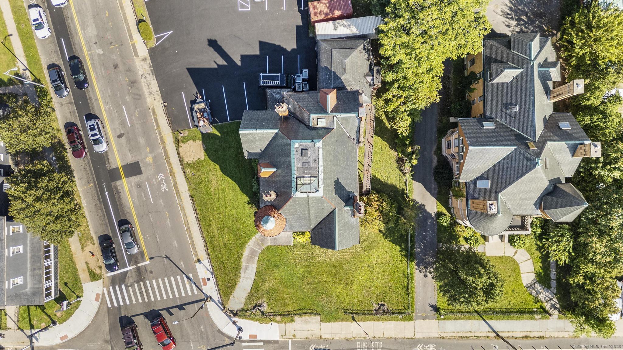 2 Wethersfield Avenue