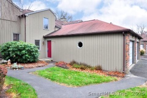 11 Far View Commons 11 Southbury CT 06488