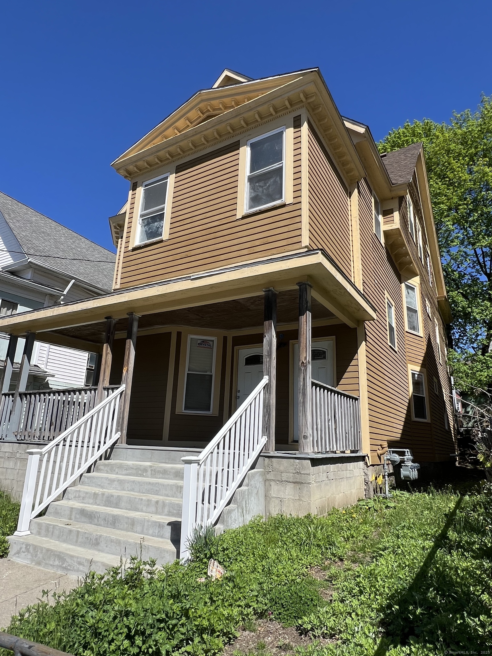Woodlawn Terrace 1 Floor, Waterbury, Connecticut - 3 Bedrooms  
2 Bathrooms  
16 Rooms - 