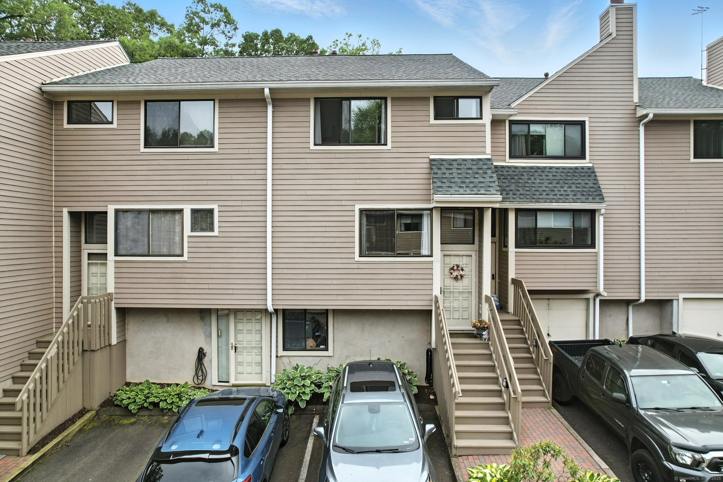 Property for Sale at Sunrise Hill Road 222, Norwalk, Connecticut - Bedrooms: 2 
Bathrooms: 2 
Rooms: 5  - $429,000