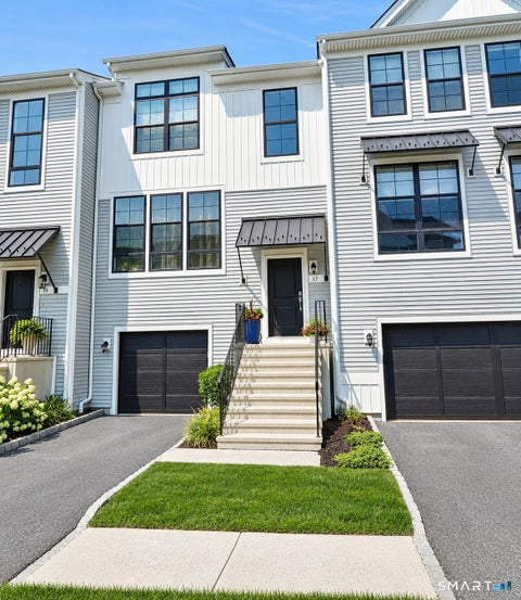 Photo of 17 Brentwood Circle #17, Danbury, CT 06810 (MLS # 24210507)