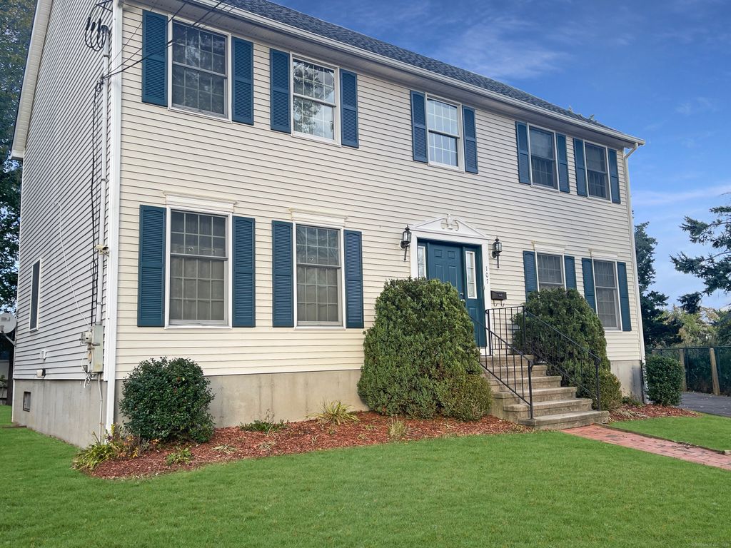 Photo of 107 Benson Place, Fairfield, CT 06824 (MLS # 24134943)