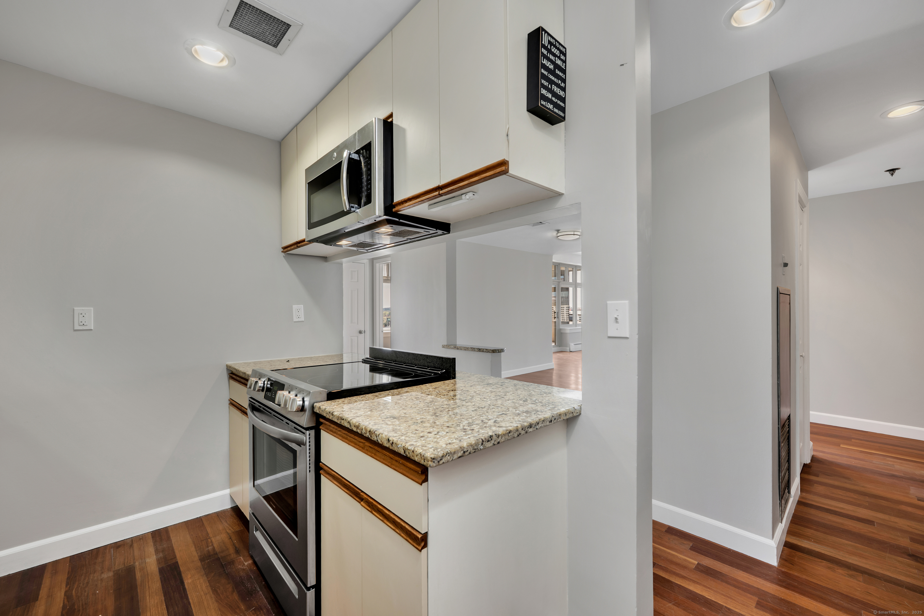 235 E River Drive #APT 1007, East Hartford, Connecticut image 21