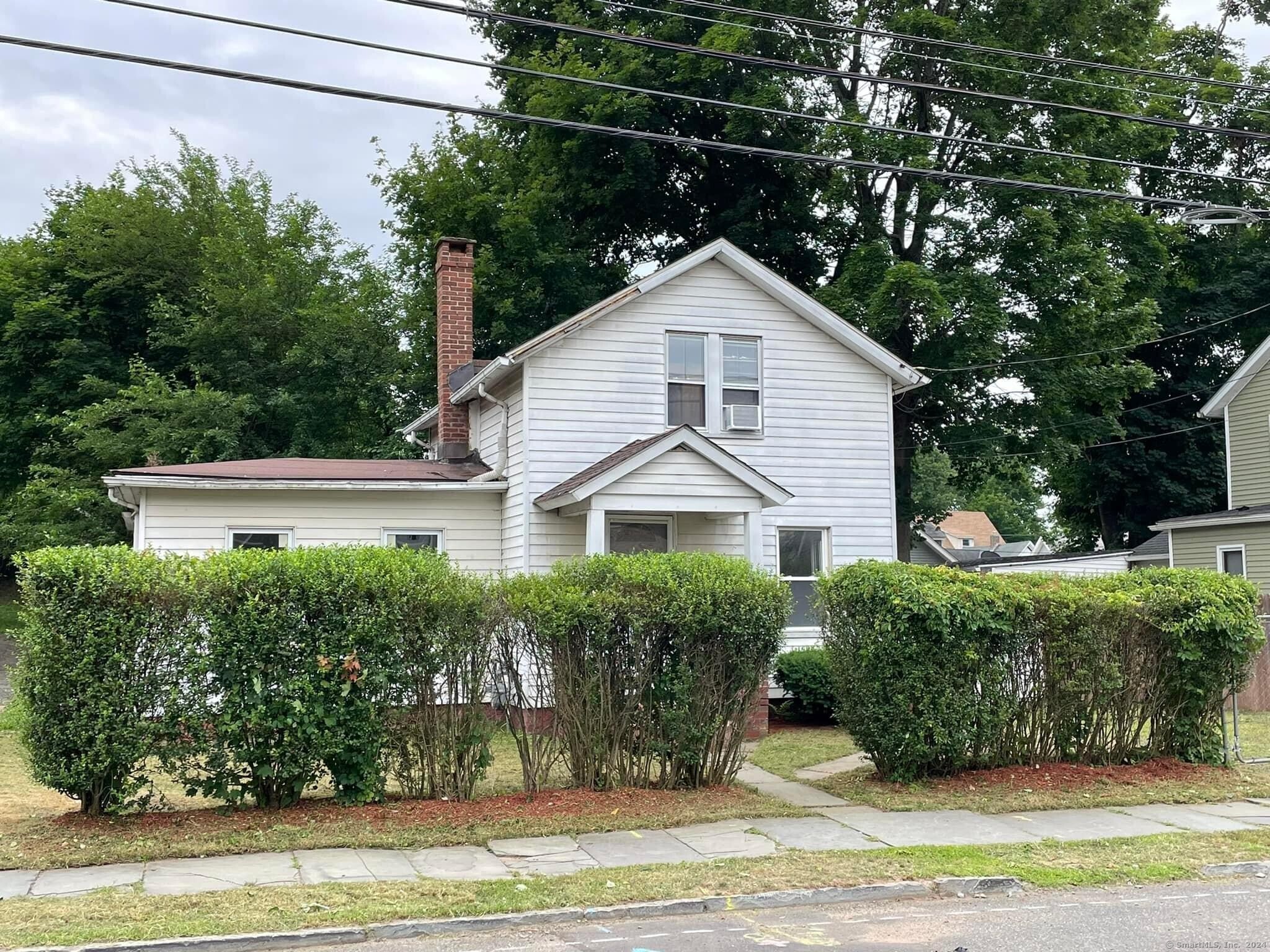 Property for Sale at 133 Sherman Avenue, Meriden, Connecticut - Bedrooms: 2 
Bathrooms: 2 
Rooms: 5  - $215,000