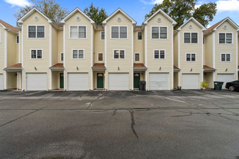 Condo For Sale - 527 W Thames Street #9<br/> Norwich, CT 06360