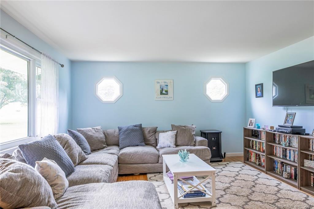 76 Chidsey Drive, North Branford, Connecticut image 3