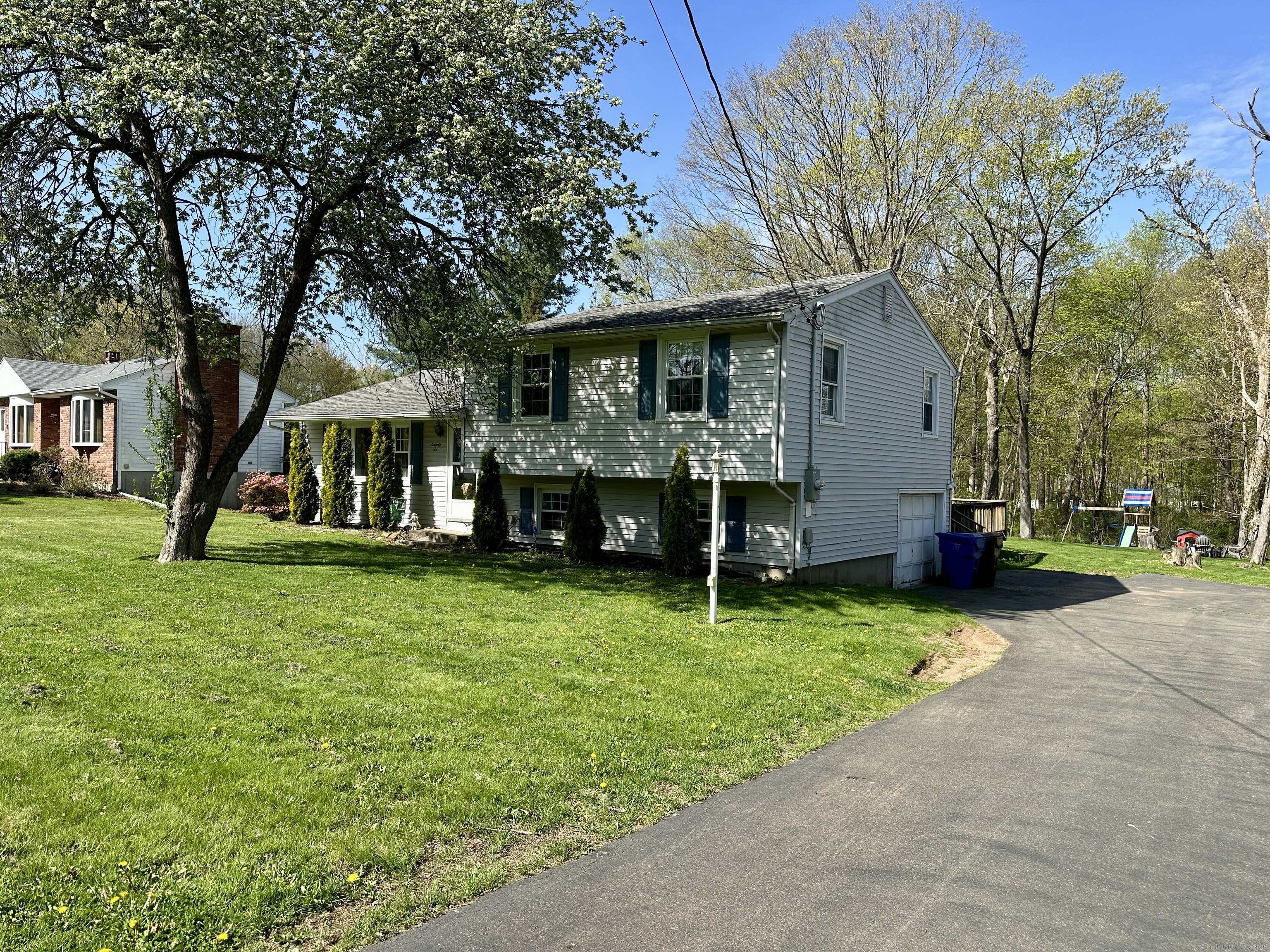 76 Chidsey Drive, North Branford, Connecticut image 32