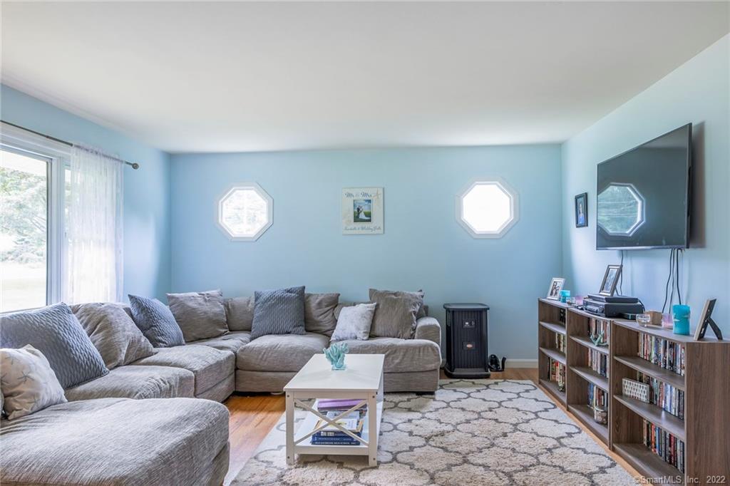 76 Chidsey Drive, North Branford, Connecticut image 2