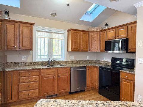 Photo of 55 Stetson Place #55, Danbury, CT 06811 (MLS # 24132924)