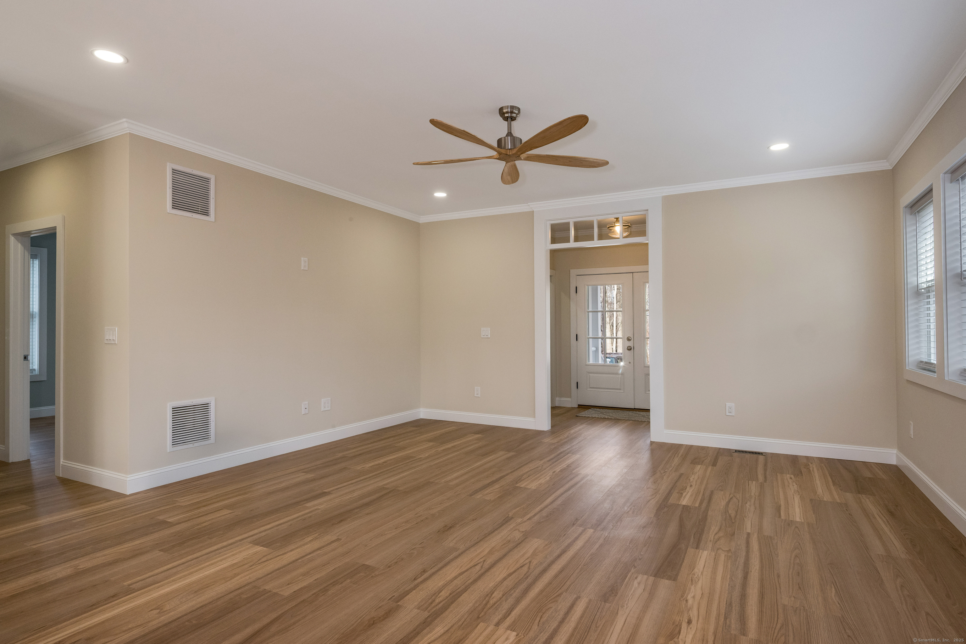 Groton, Connecticut 06355, United States, 5 Bedrooms Bedrooms, ,4 BathroomsBathrooms,Residential,Active,223720