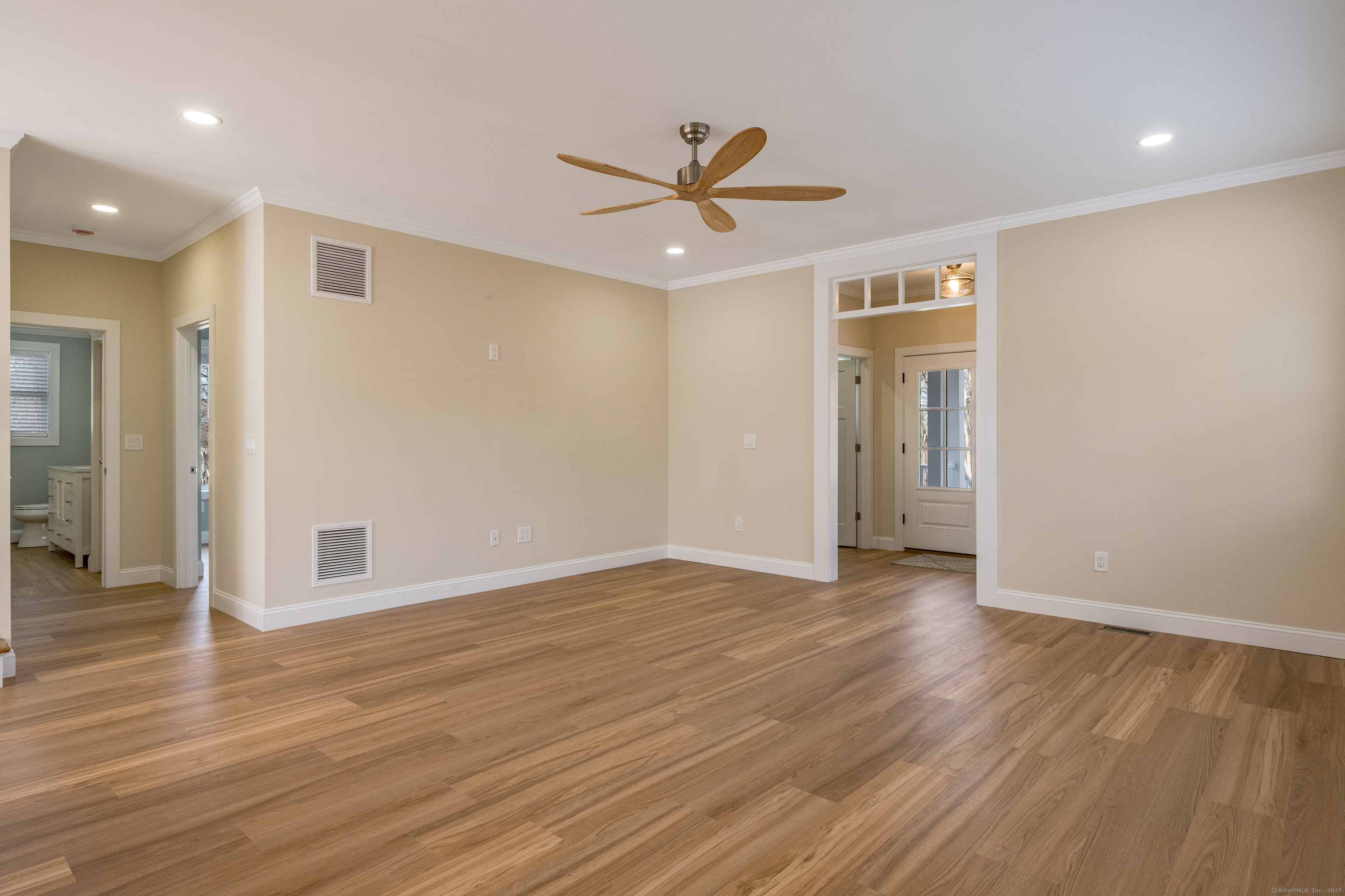 Groton, Connecticut 06355, United States, 5 Bedrooms Bedrooms, ,4 BathroomsBathrooms,Residential,Active,223720