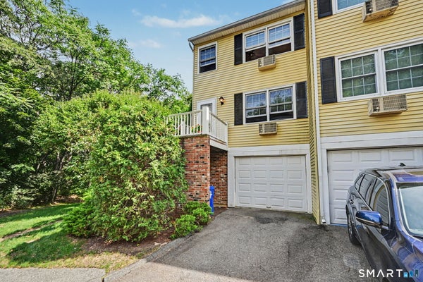 12 CAMELOT DR APT F1, NORWALK, CT 06850 - Image 5aeeaa76fd9adee8edbc50228475e60b/2034393031