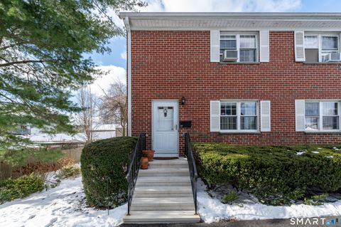 Photo of 240 Wardwell Street #APT 26, Stamford, CT 06902 (MLS # 24146829)