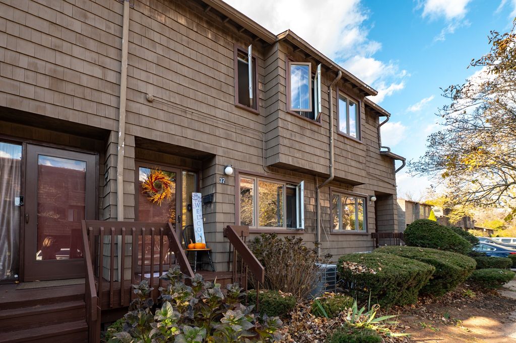 Photo of 37 Towne House Road #37, Hamden, CT 06514 (MLS # 24135658)