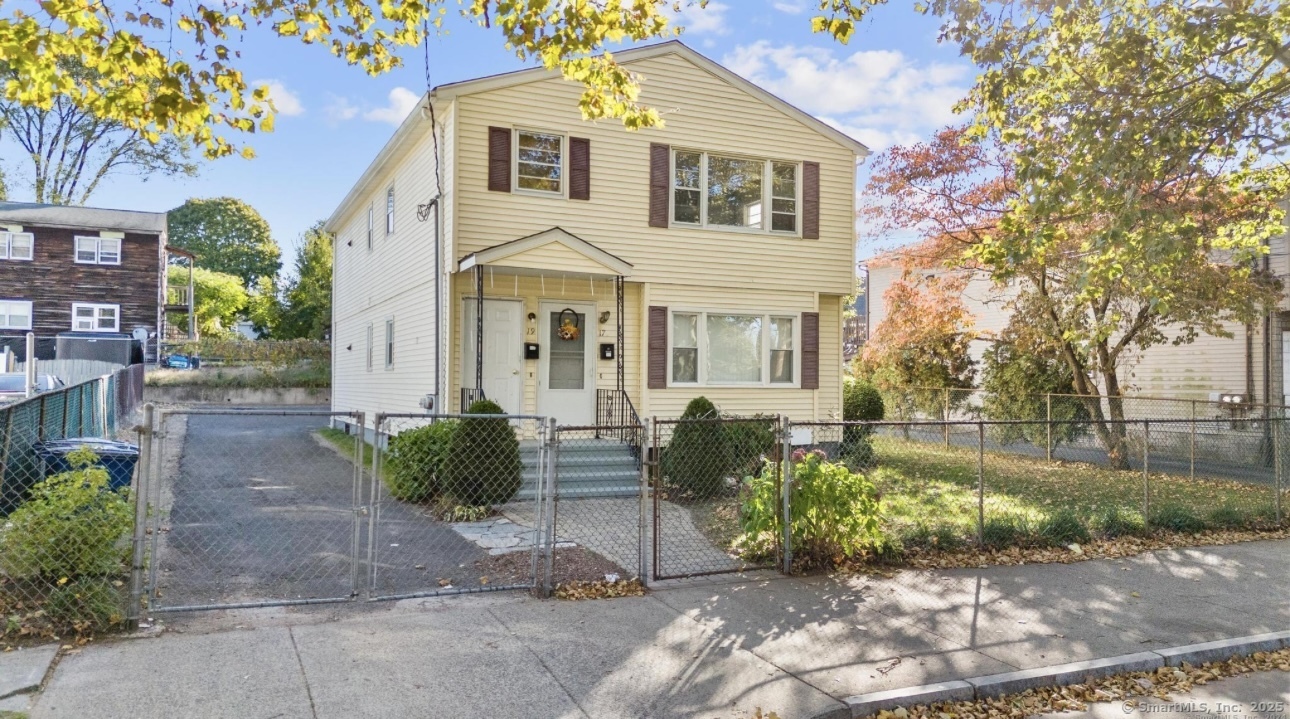 Rental Property at Main Street 2, New Haven, Connecticut - Bedrooms: 3 
Bathrooms: 1 
Rooms: 5  - $2,100 MO.