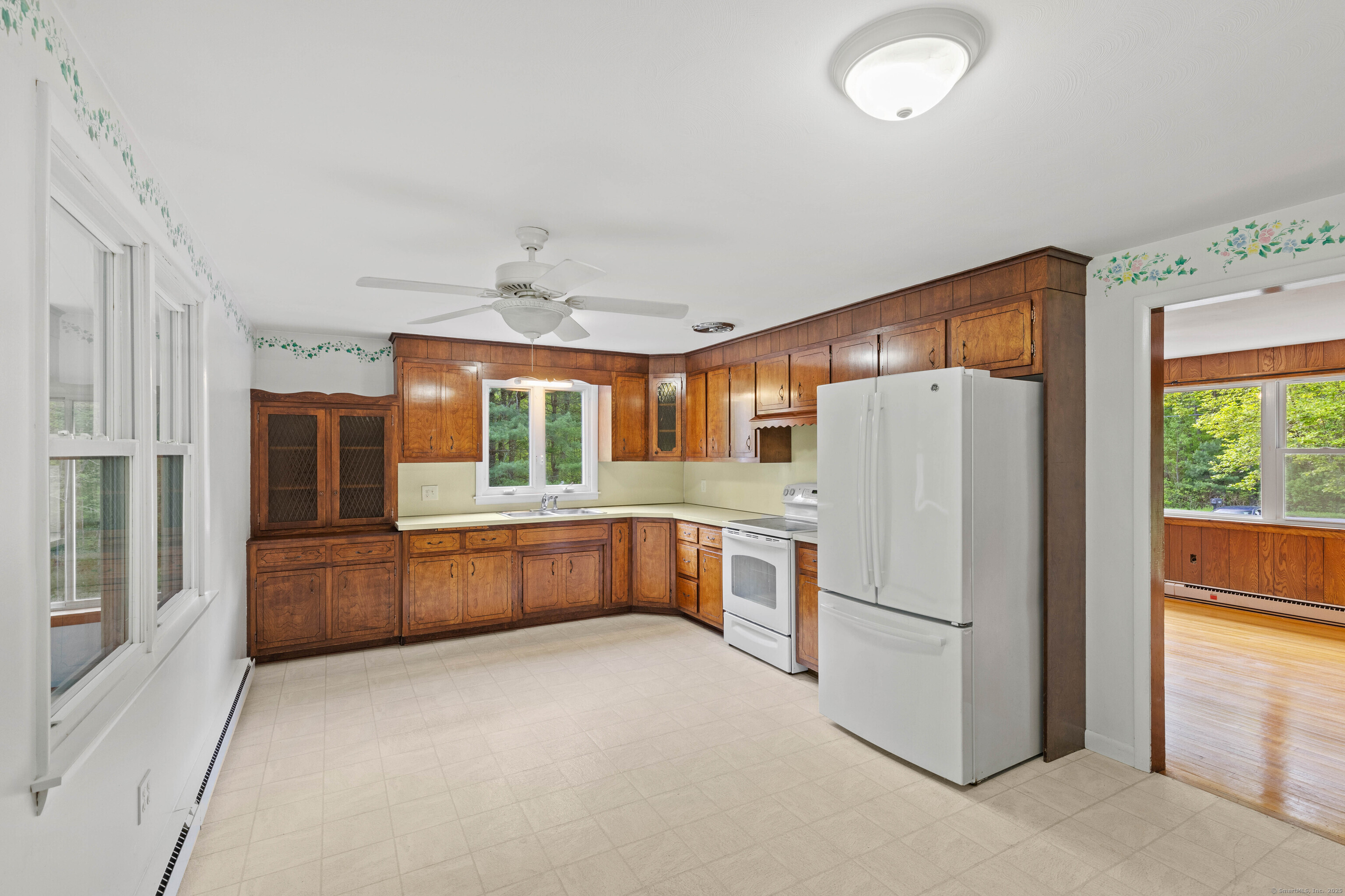 654 Beach Pond Road, Voluntown, Connecticut image 9