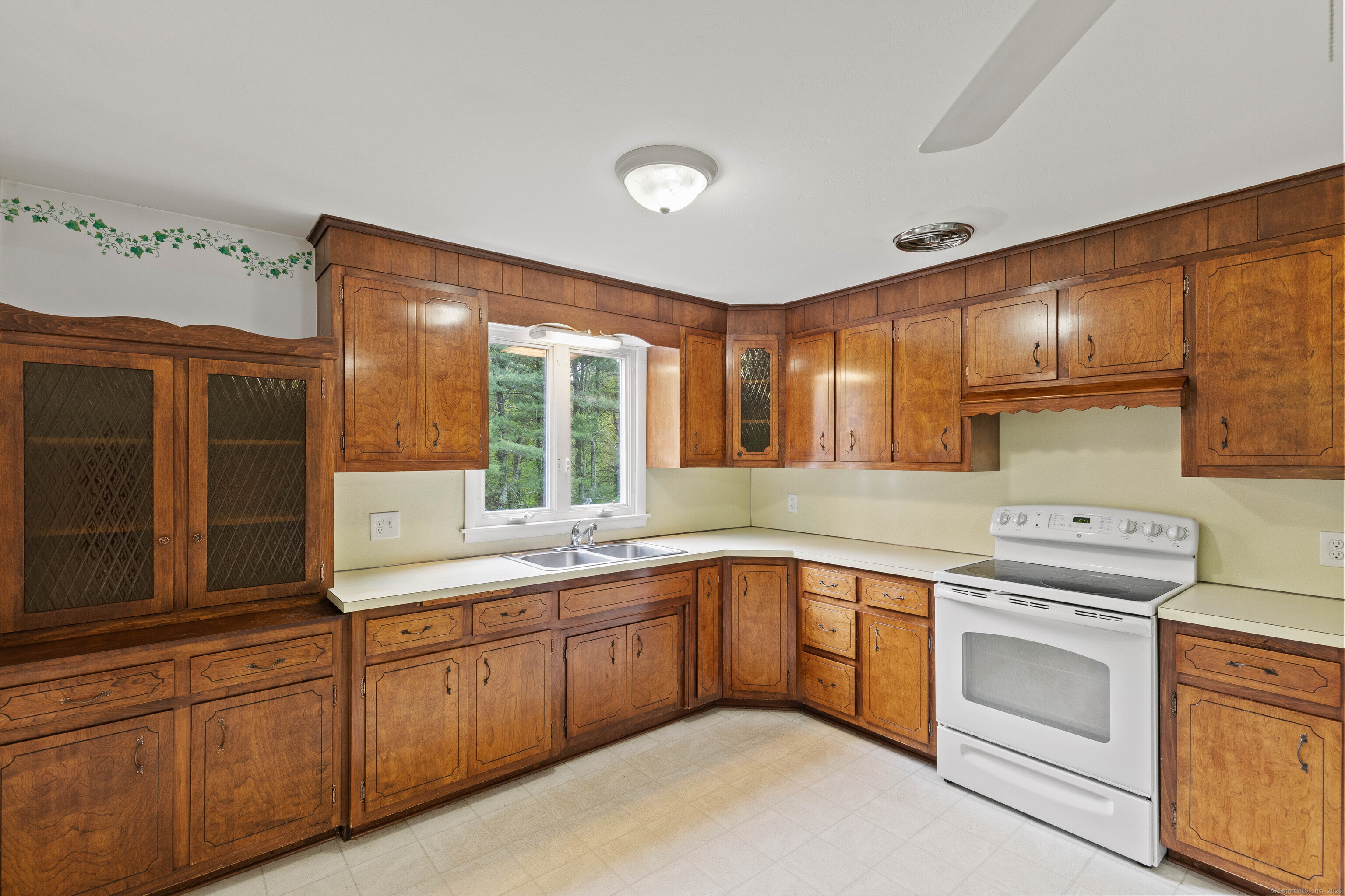 654 Beach Pond Road, Voluntown, Connecticut image 8