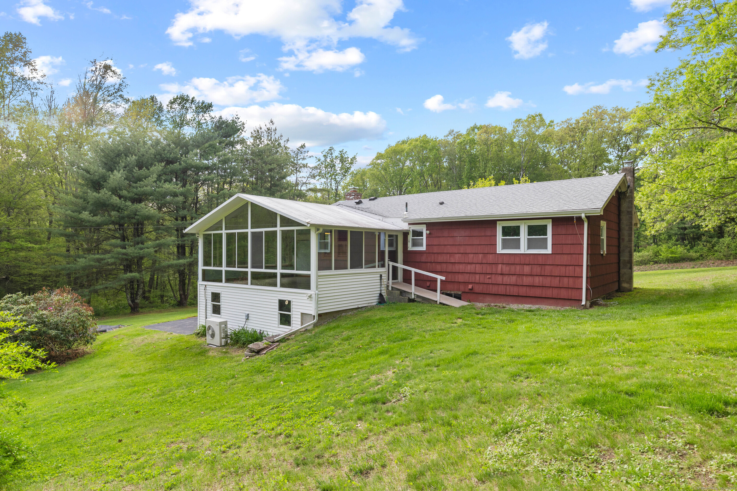 654 Beach Pond Road, Voluntown, Connecticut image 3