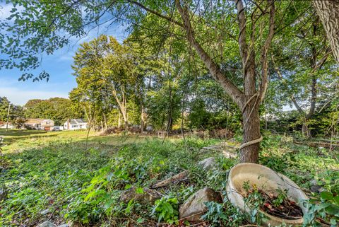 Tiny photo for Bunker Hill Avenue, Waterbury, CT 06701 (MLS # 24133792)