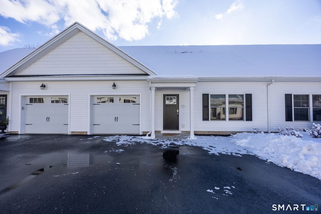 Photo of 180 S Washington Street #7, Plainville, CT 06062 (MLS # 24150299)