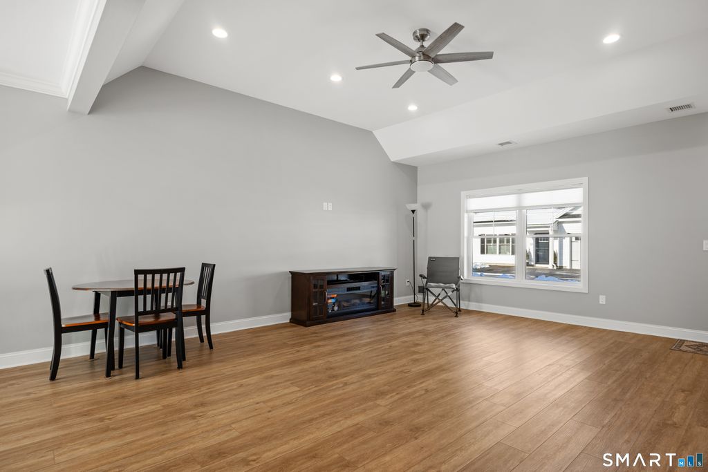 Photo of 180 S Washington Street #7, Plainville, CT 06062 (MLS # 24150299)