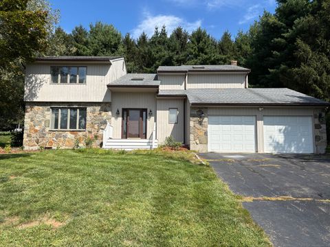 11 Kupchunos Road South Windsor CT 06074