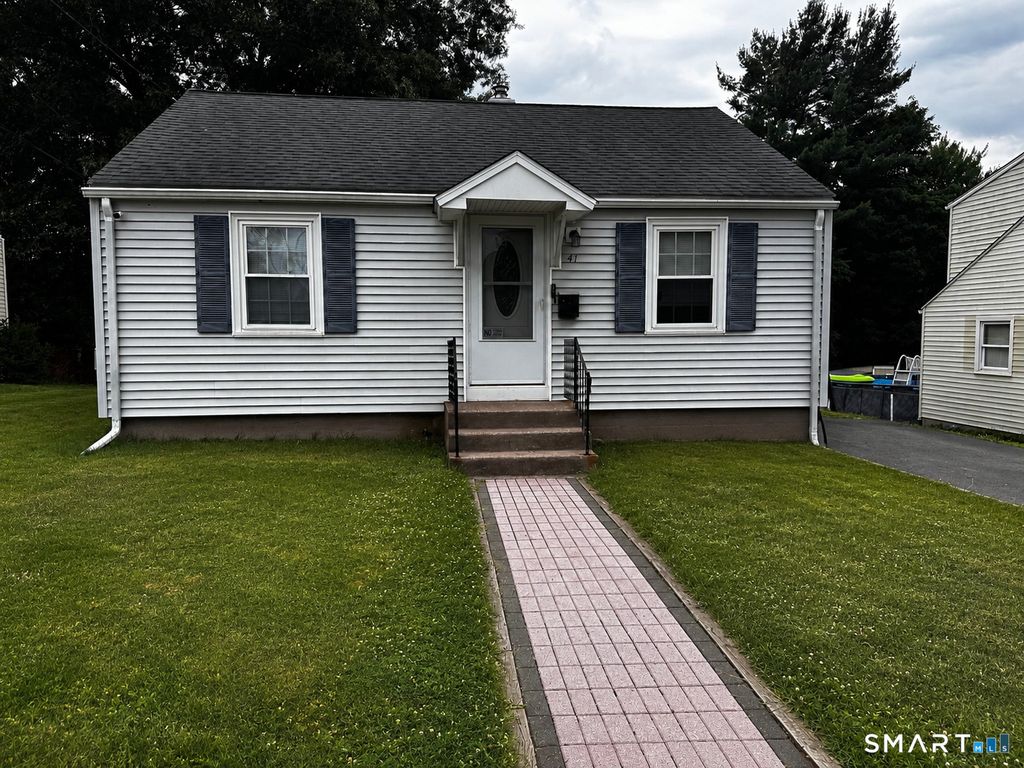 Photo of 41 Bilyue Road, Manchester, CT 06042 (MLS # 24194116)