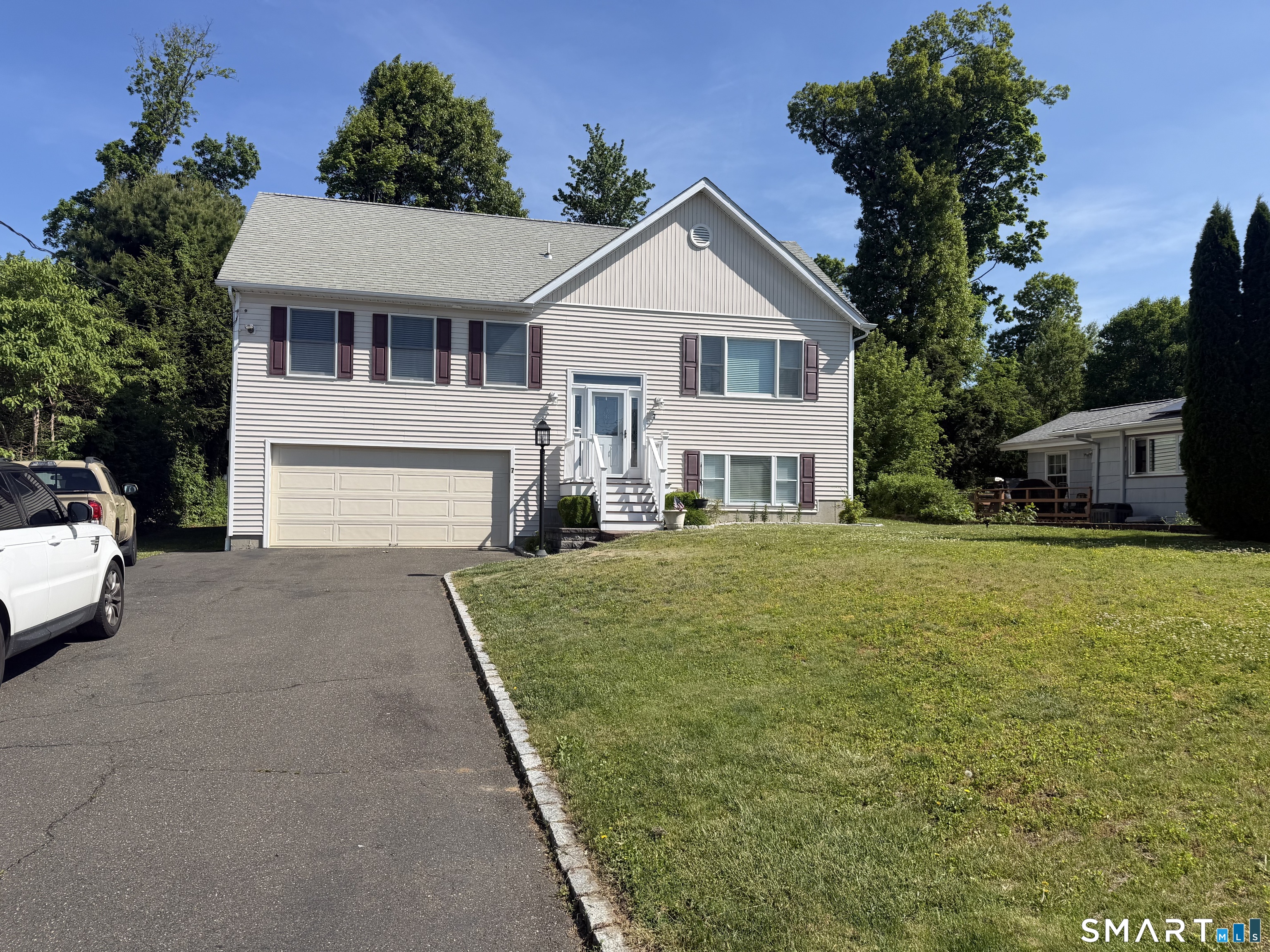 7 Mist Hill Drive