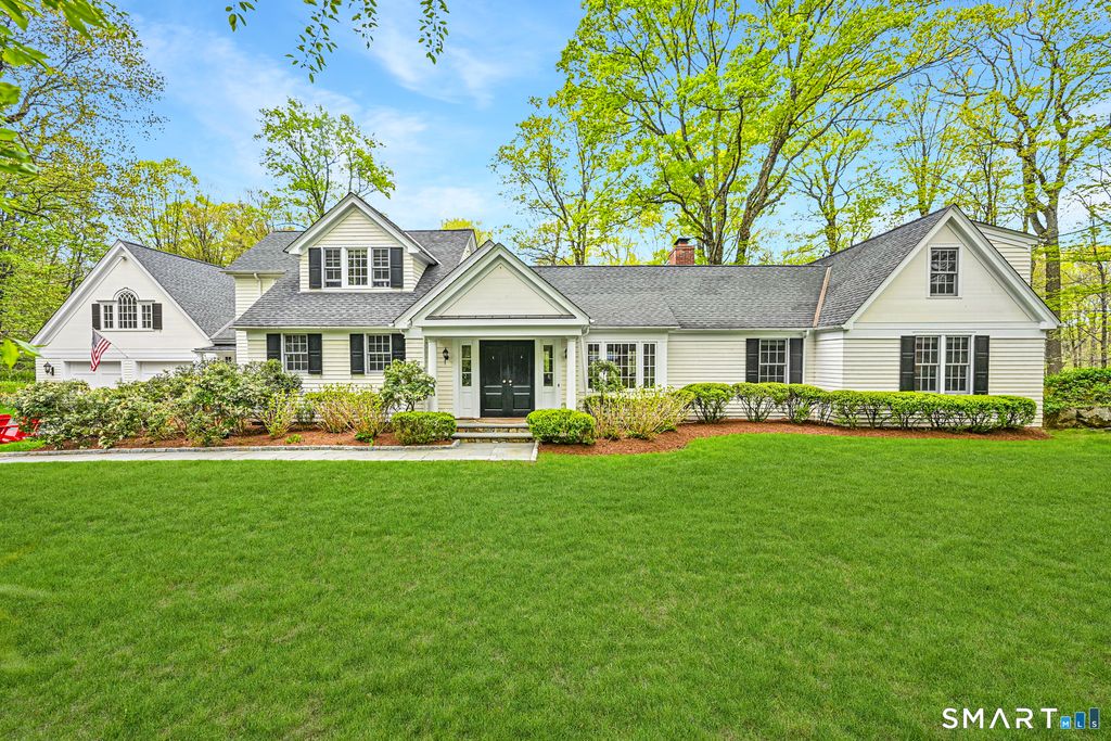 Photo of 758 Smith Ridge Road, New Canaan, CT 06840 (MLS # 24169931)
