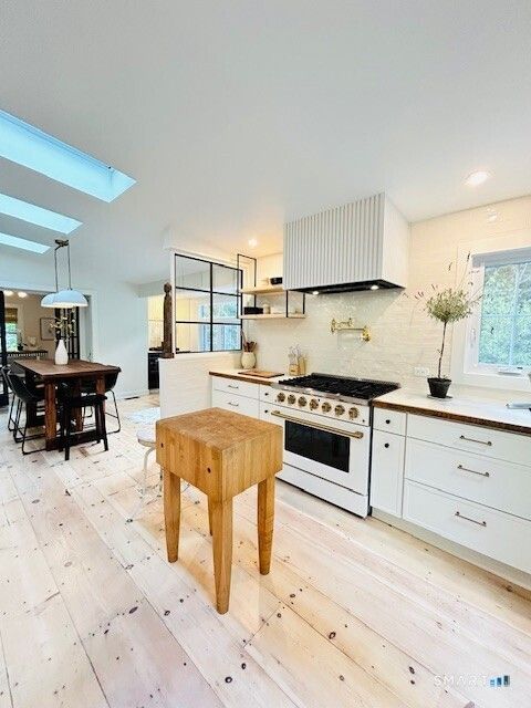 Tiny photo for 25 E Shore Road, Washington, CT 06777 (MLS # 24151190)