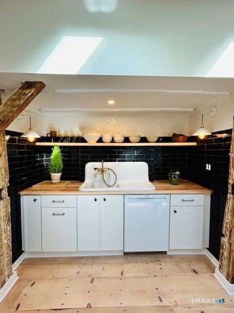 Tiny photo for 25 E Shore Road, Washington, CT 06777 (MLS # 24151190)