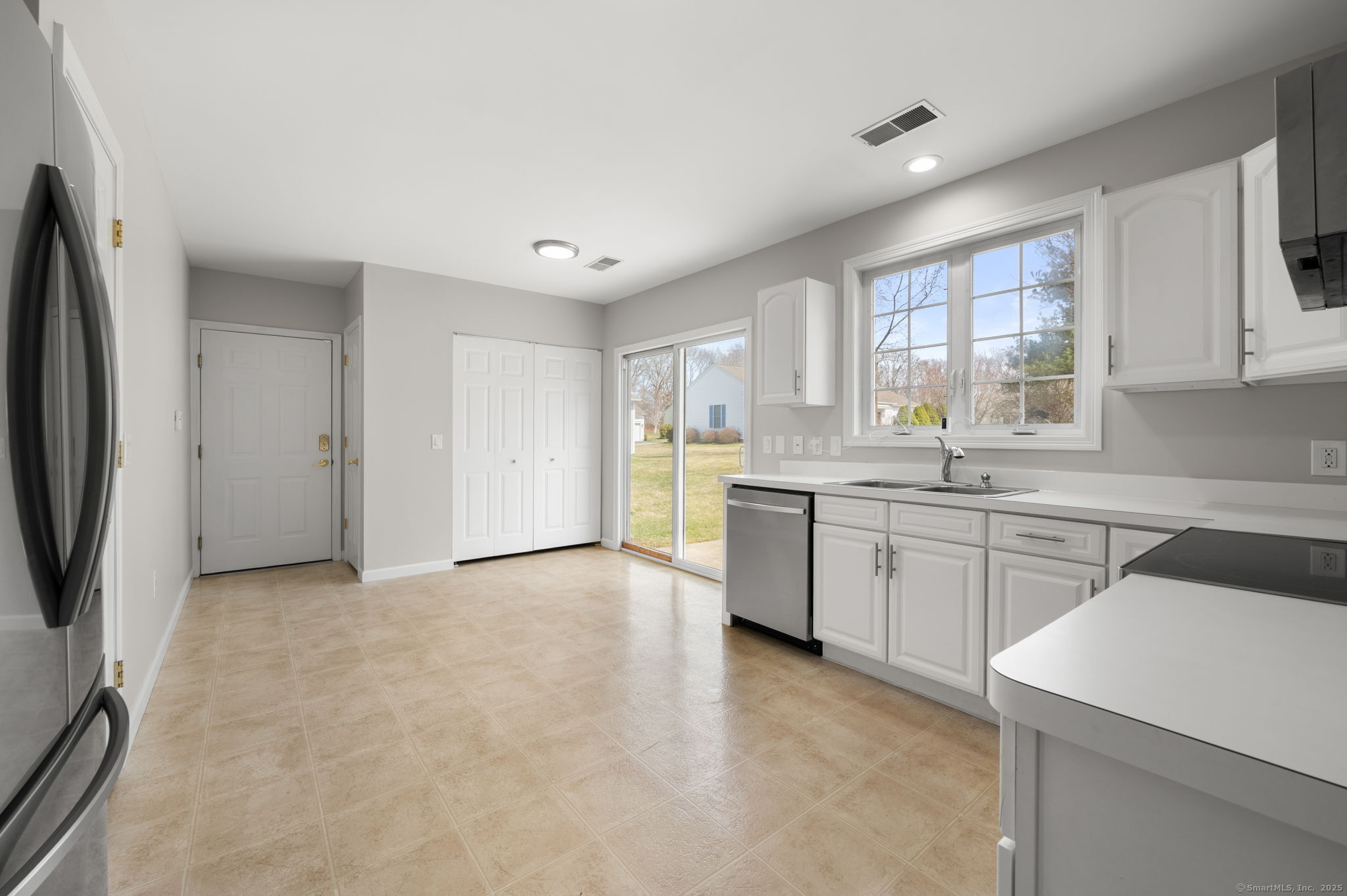 2 Beechwood Drive, Waterford, Connecticut image 8
