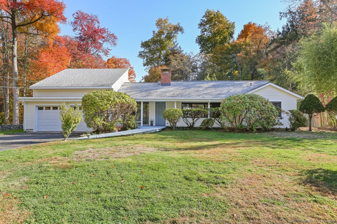 Photo 1 of 10 Peaceful Lane, Norwalk, Connecticut, $700,000, Web #: 24054422