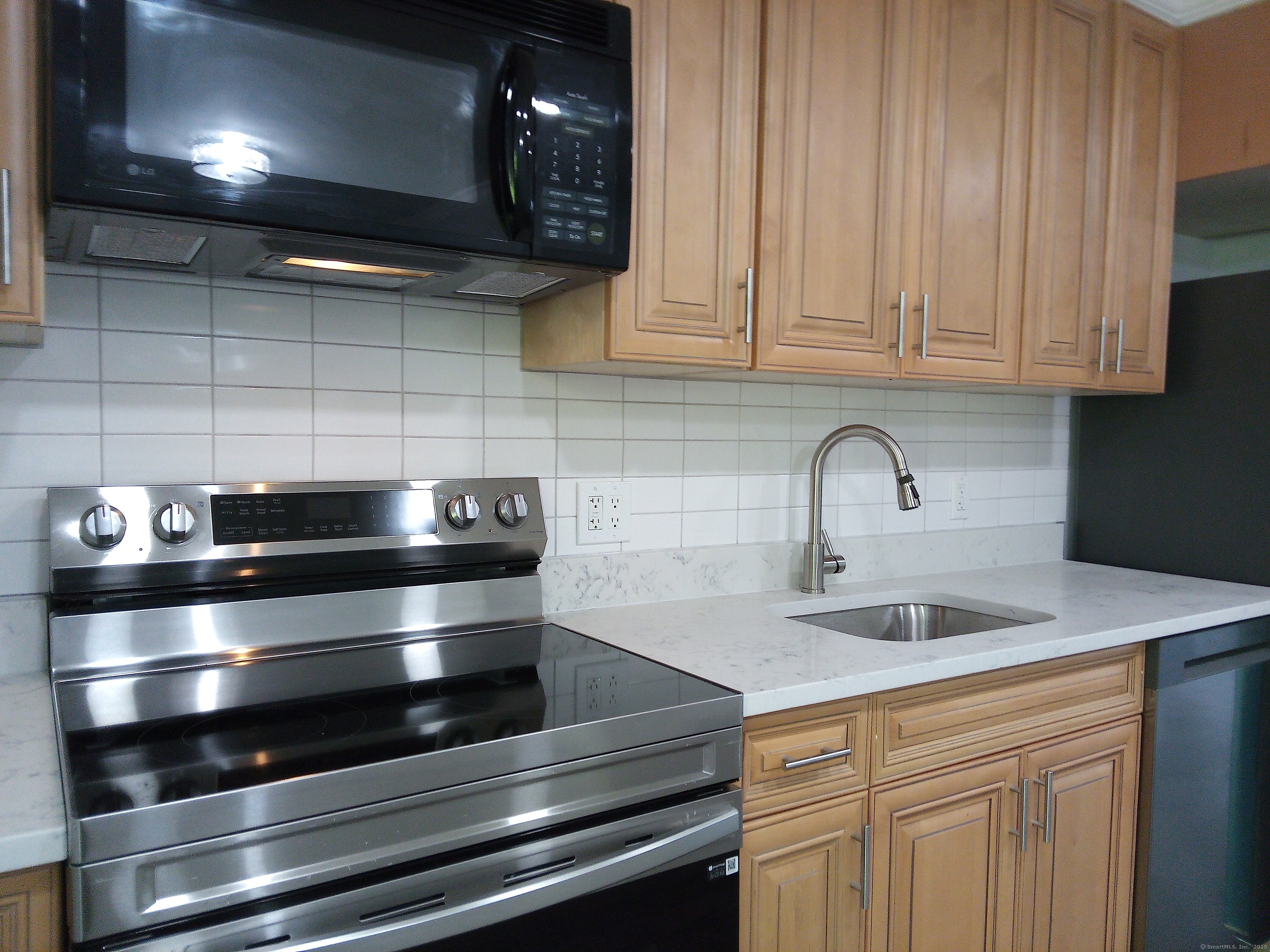 74 Washington Road #APT 16, Woodbury, Connecticut image 13