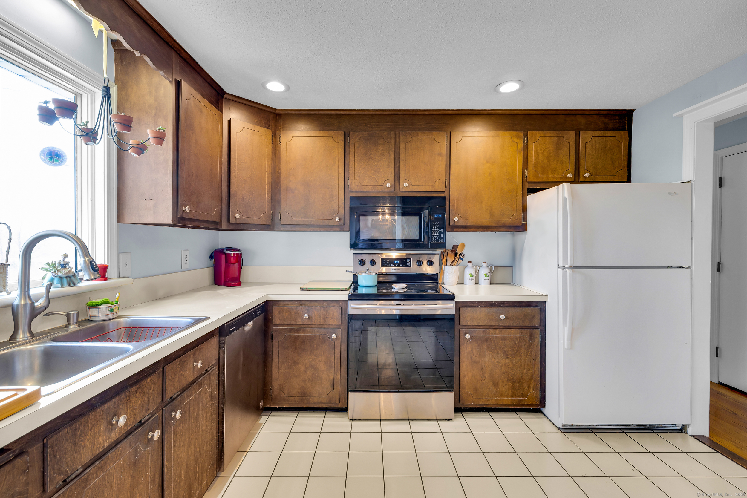 125 Ivy Drive, Southington, Connecticut image 14