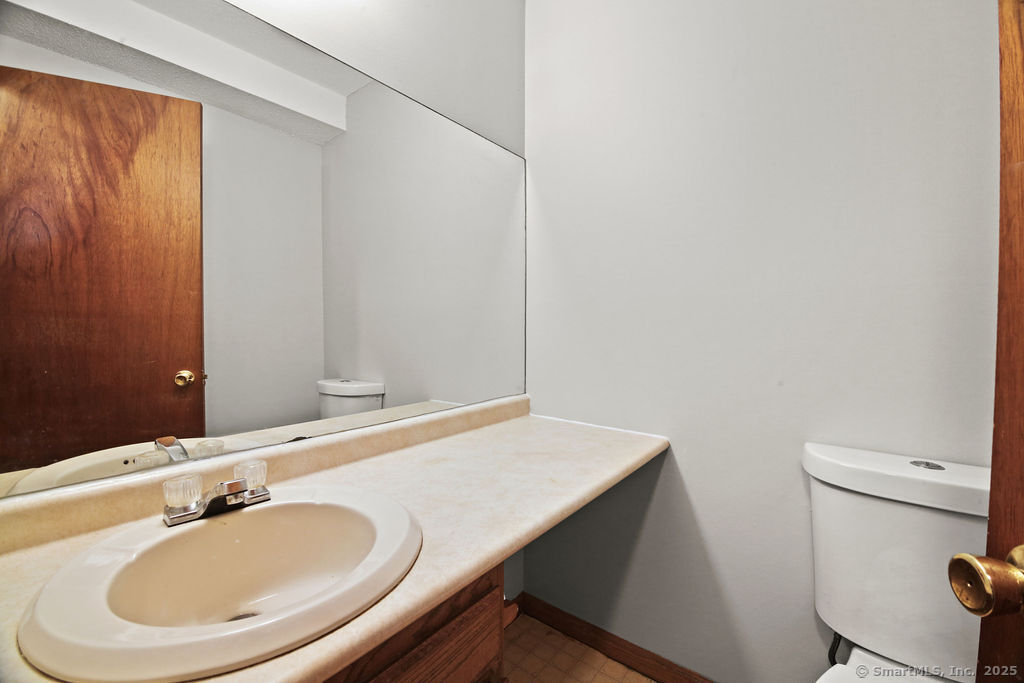 21 Windwood Drive #21, Windsor Locks, Connecticut image 7