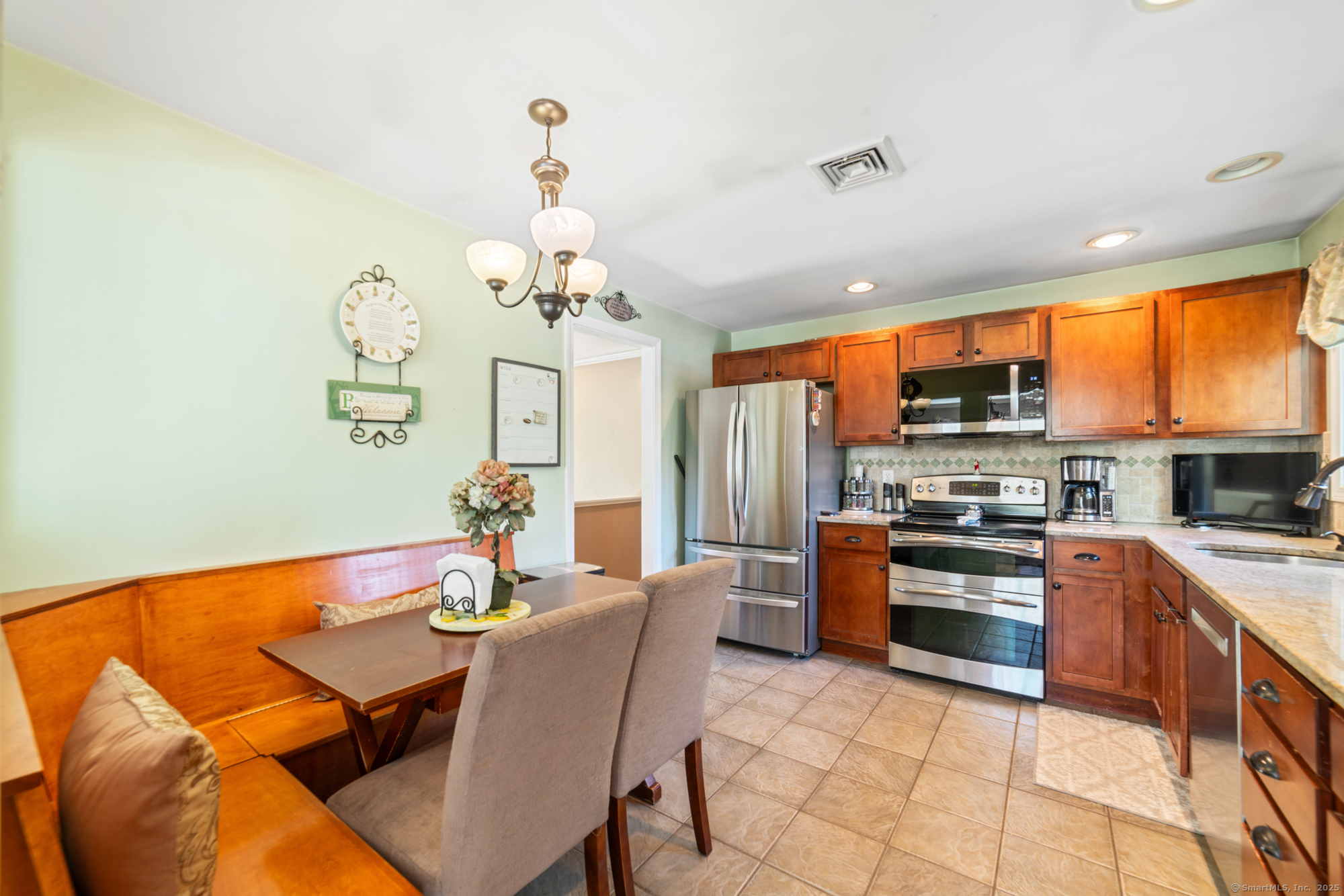 5 Woodlawn Drive, Bethel, Connecticut image 14