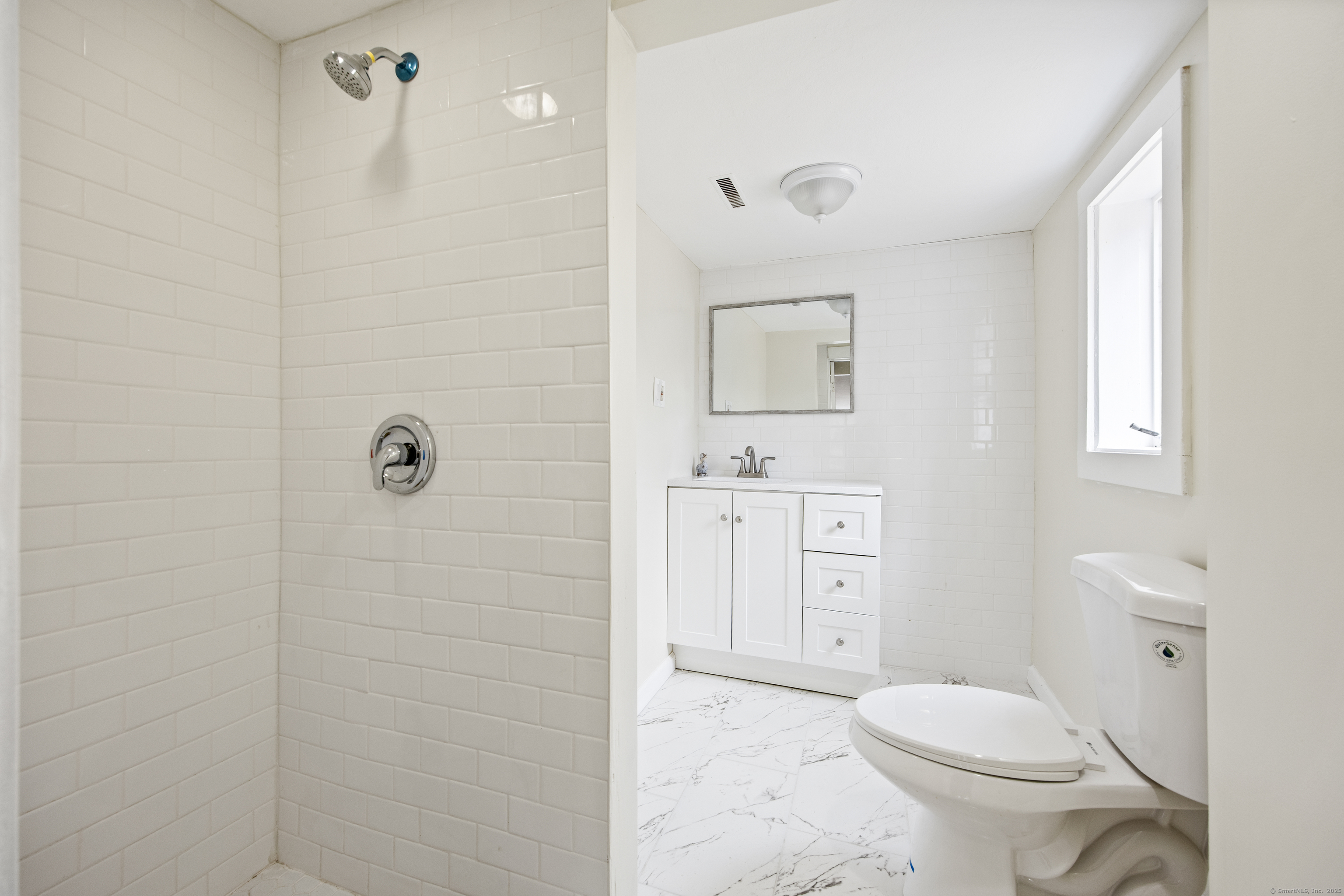 Harwinton, Connecticut 06791, United States, 4 Bedrooms Bedrooms, ,3 BathroomsBathrooms,Residential,Active,84118