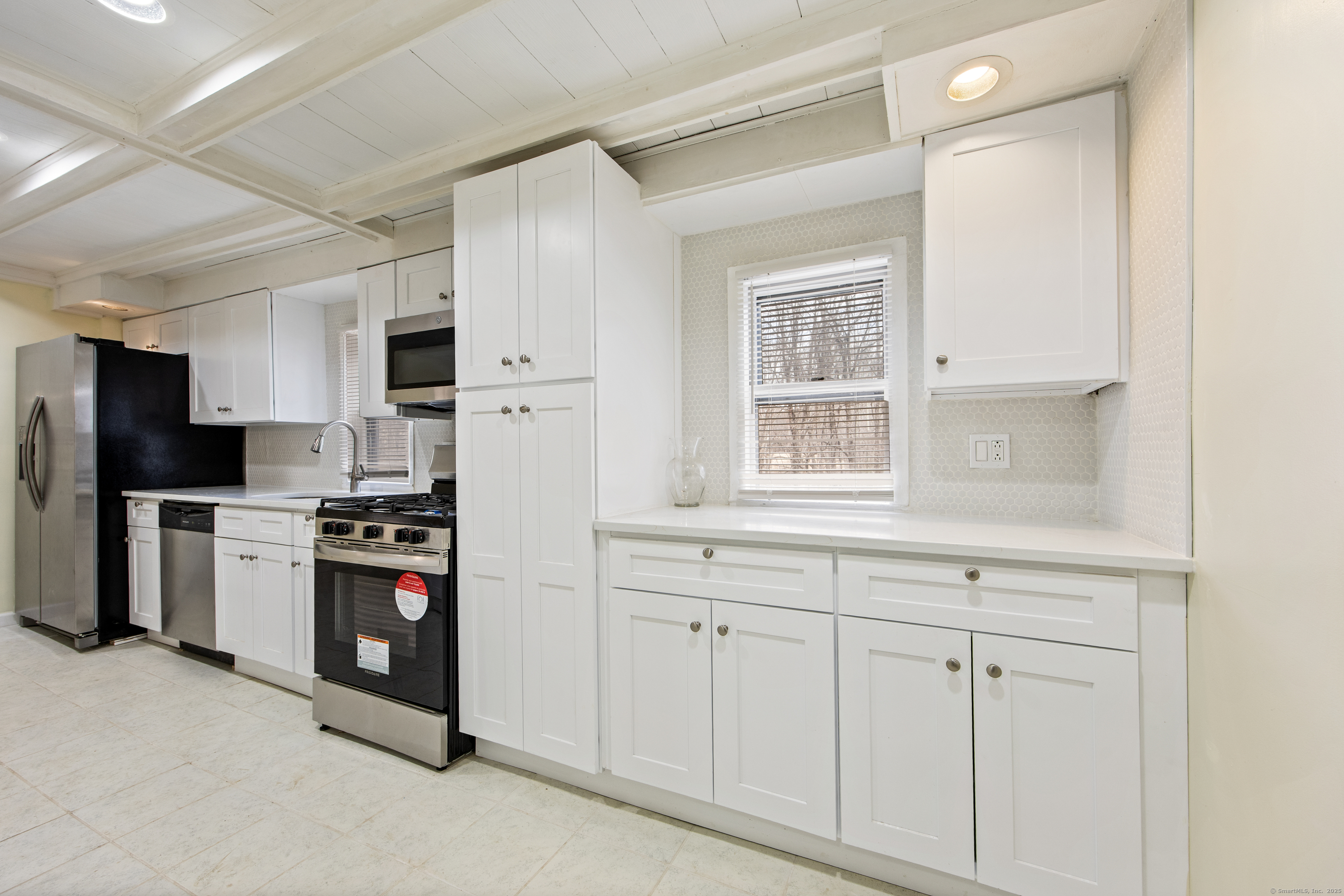 Harwinton, Connecticut 06791, United States, 4 Bedrooms Bedrooms, ,3 BathroomsBathrooms,Residential,Active,84118