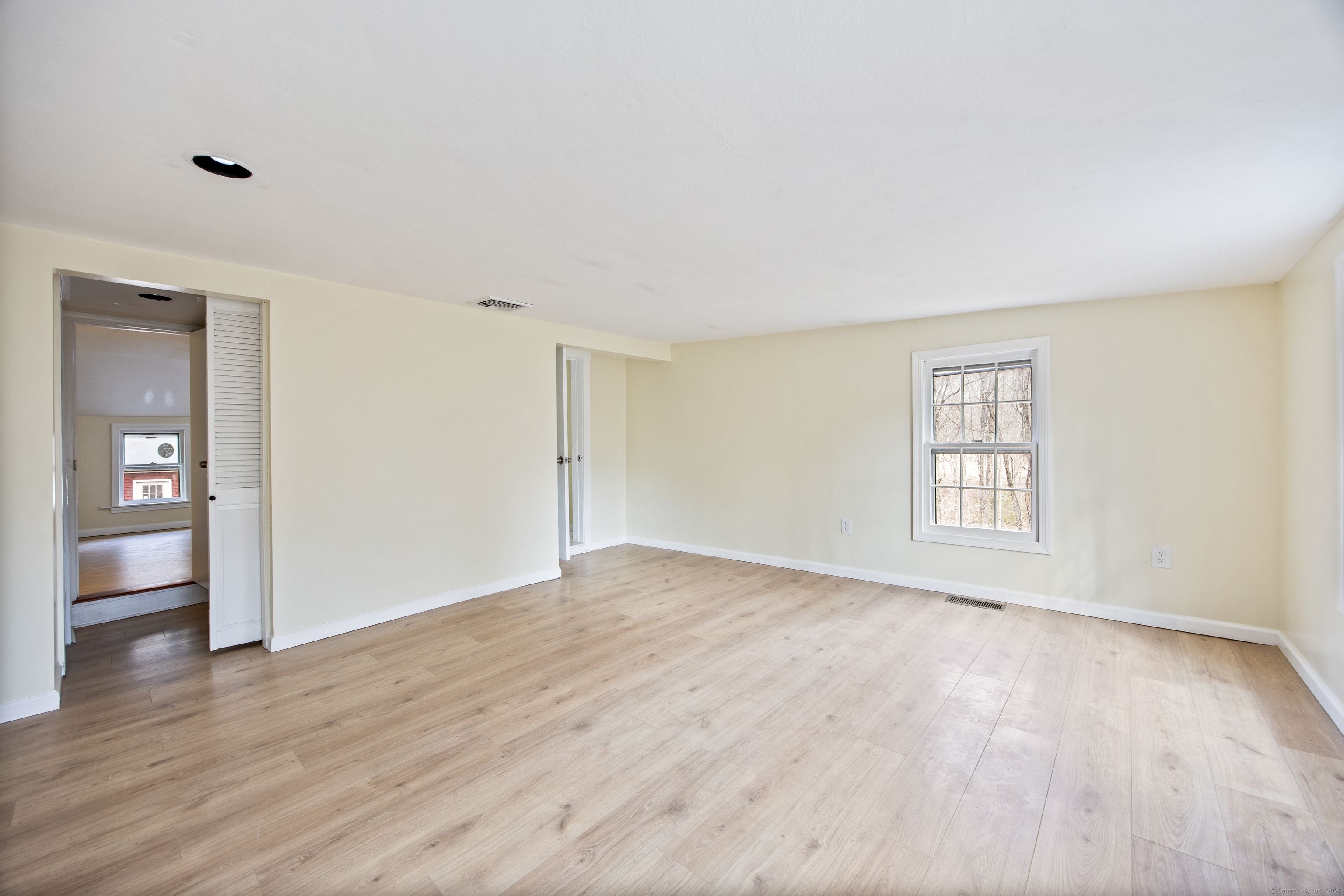 Harwinton, Connecticut 06791, United States, 4 Bedrooms Bedrooms, ,3 BathroomsBathrooms,Residential,Active,84118