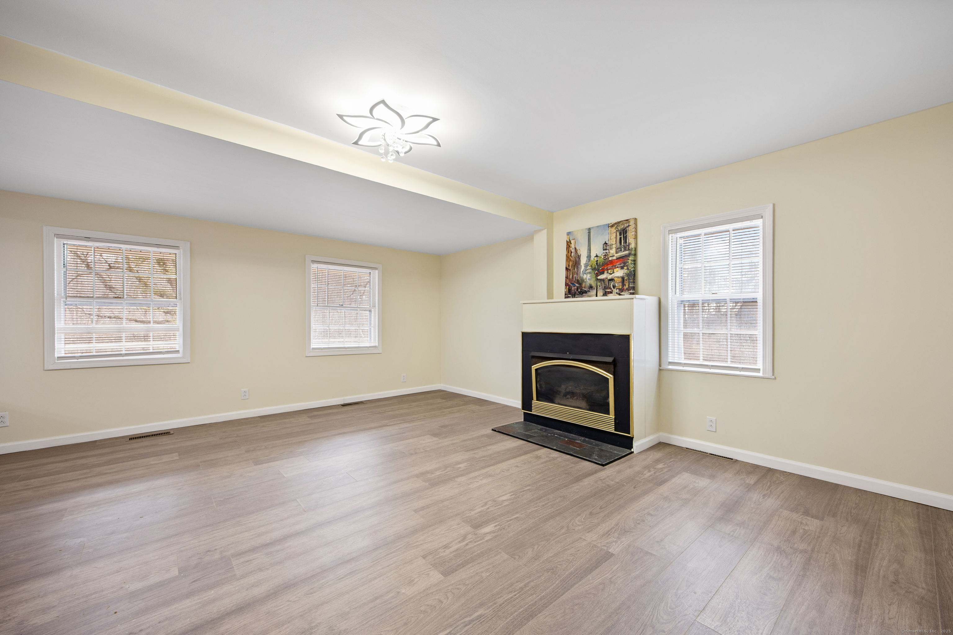 Harwinton, Connecticut 06791, United States, 4 Bedrooms Bedrooms, ,3 BathroomsBathrooms,Residential,Active,84118