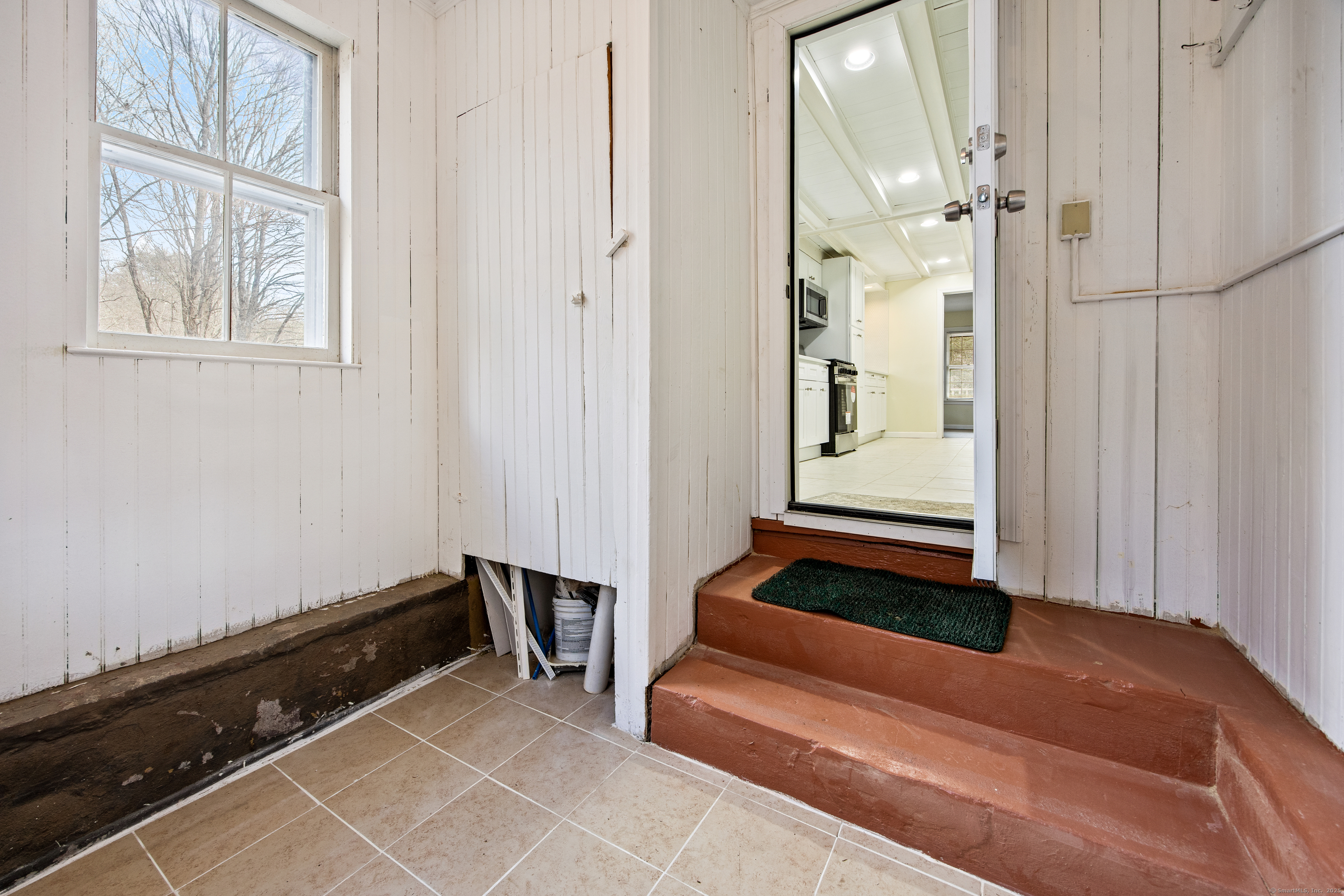 Harwinton, Connecticut 06791, United States, 4 Bedrooms Bedrooms, ,3 BathroomsBathrooms,Residential,Active,84118