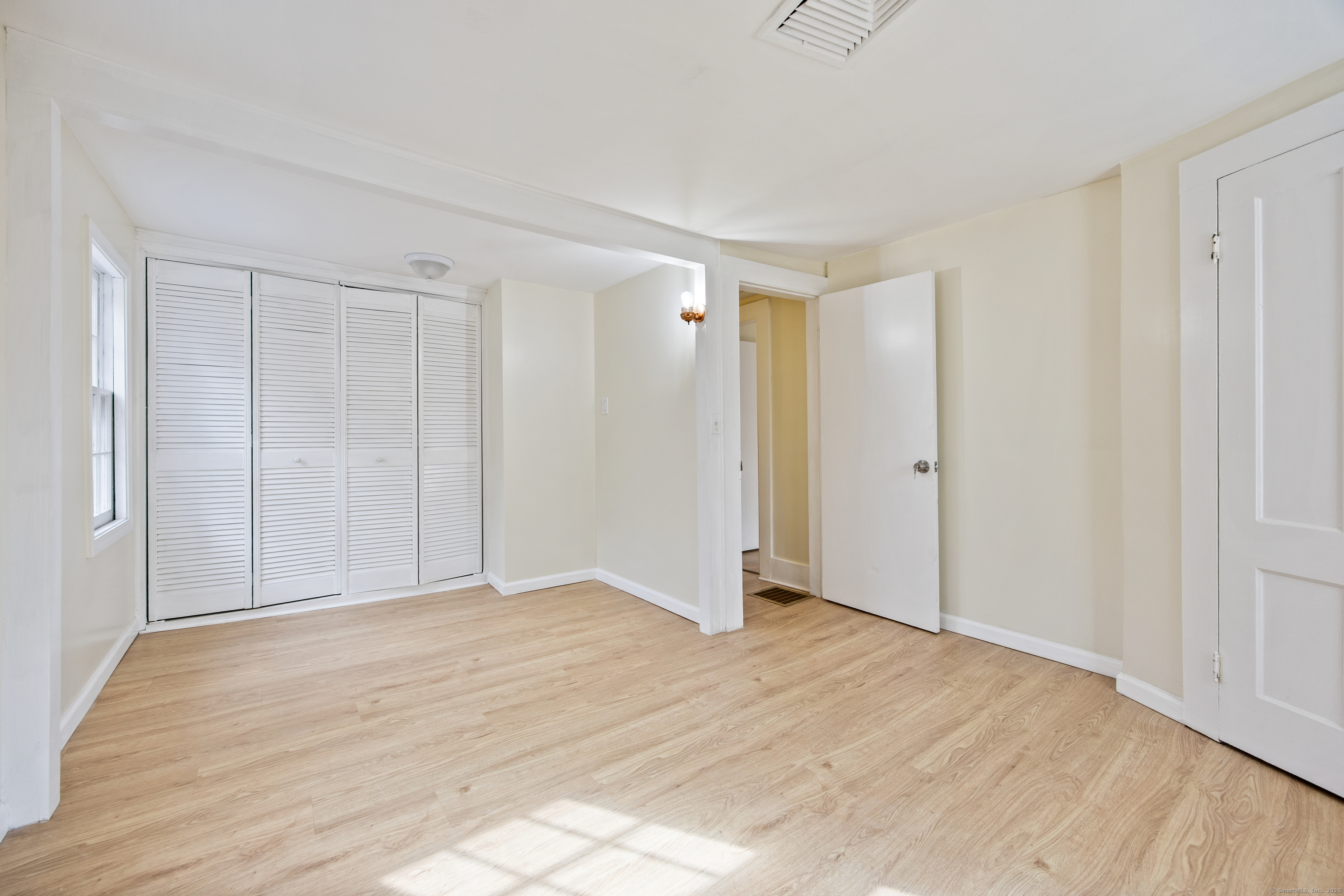 Harwinton, Connecticut 06791, United States, 4 Bedrooms Bedrooms, ,3 BathroomsBathrooms,Residential,Active,84118