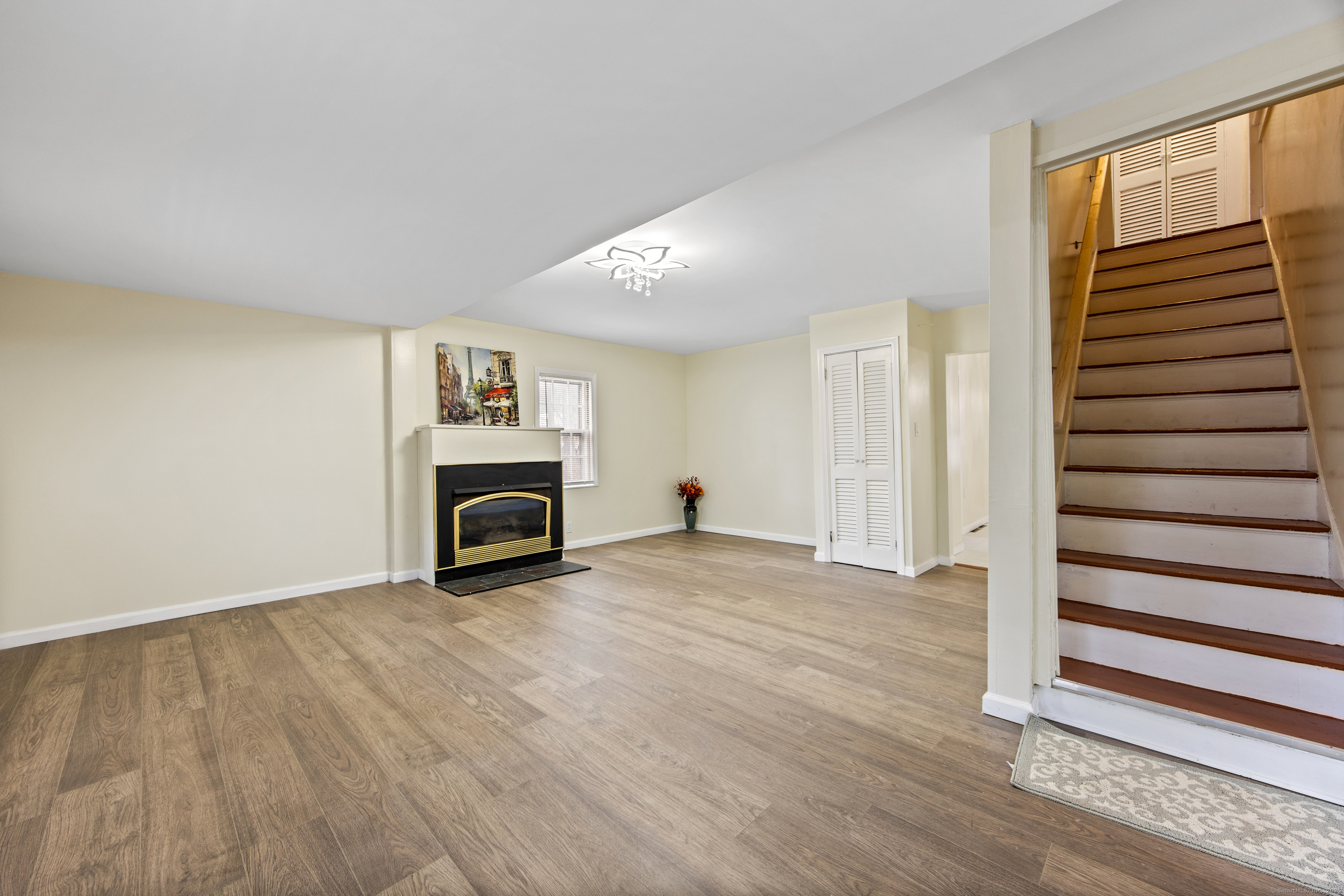 Harwinton, Connecticut 06791, United States, 4 Bedrooms Bedrooms, ,3 BathroomsBathrooms,Residential,Active,84118