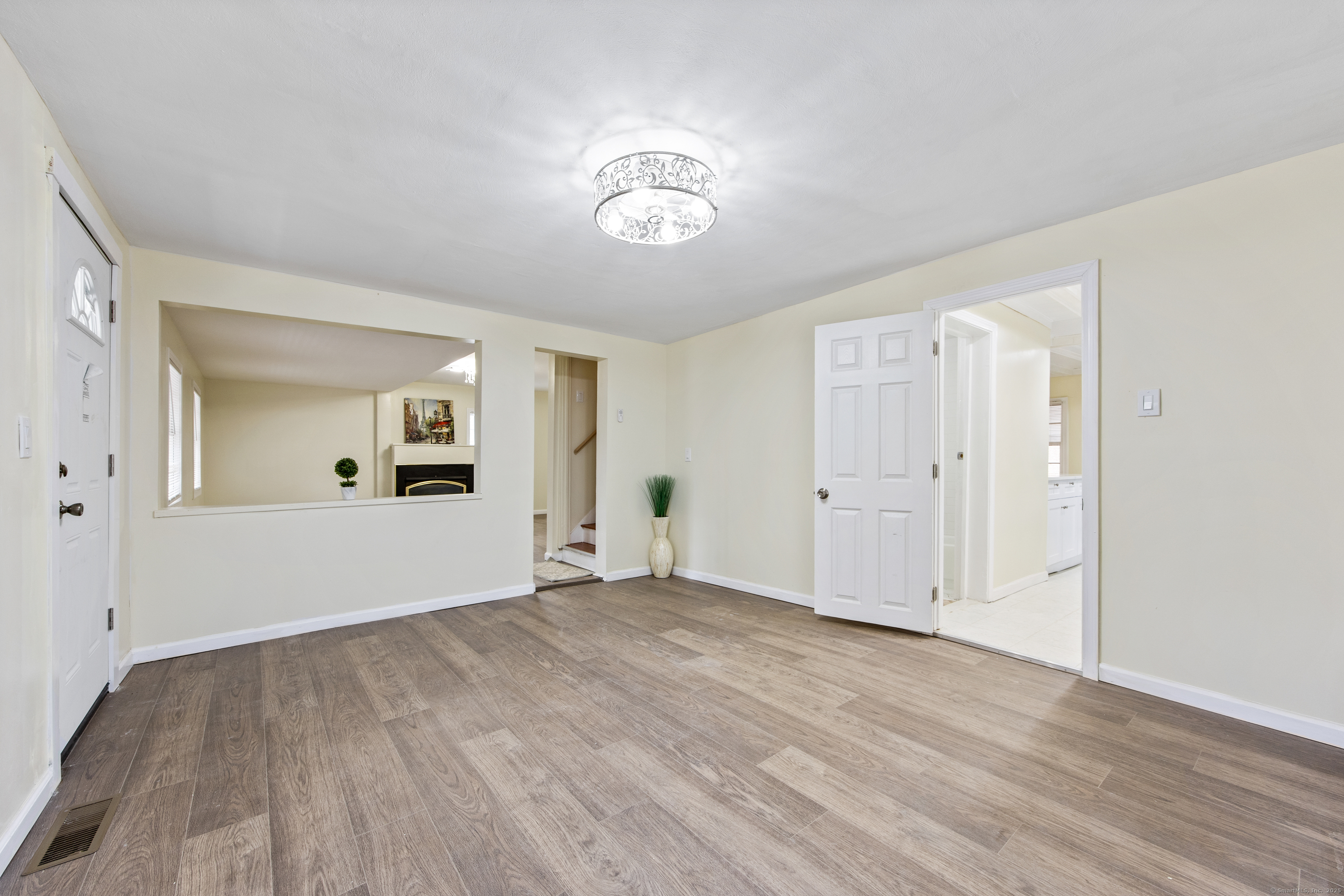 Harwinton, Connecticut 06791, United States, 4 Bedrooms Bedrooms, ,3 BathroomsBathrooms,Residential,Active,84118